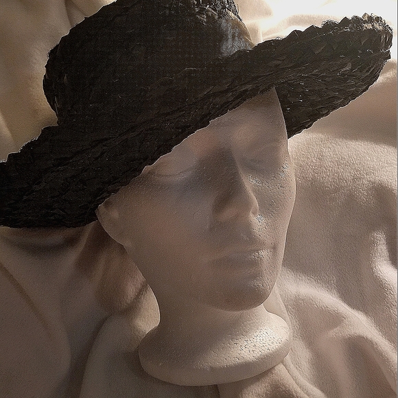 Renee, Women's black straw hat. - Picture 1 of 4